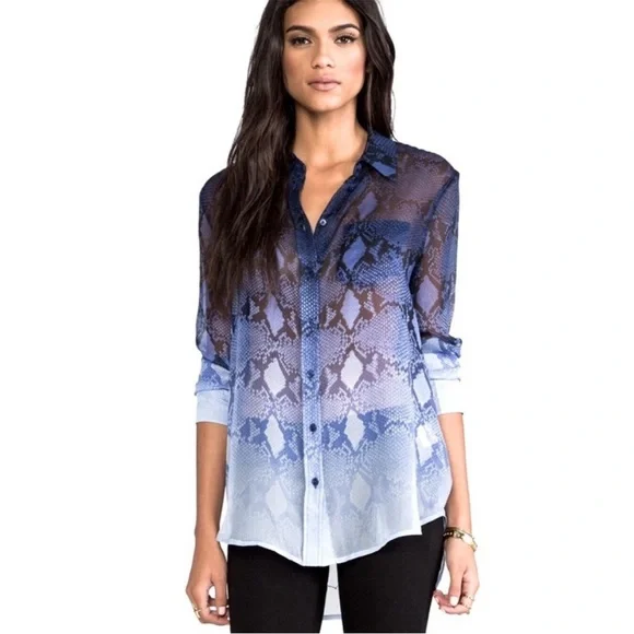 EQUIPMENT 100% Silk Reese Fading Blouse Marine Blue Ombré Snake Print M Like New - Picture 4 of 16